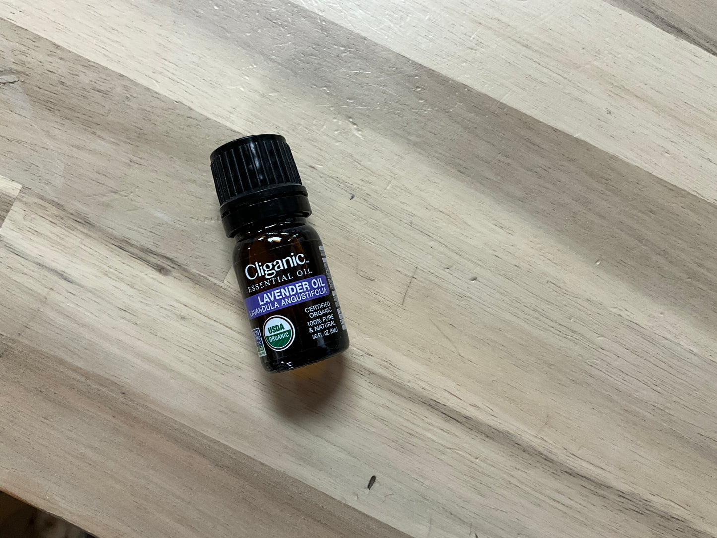 Cliganic essential oils